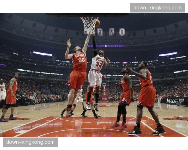 猛龙全员健康锋线碾压 太阳背靠背残阵难逃六连败